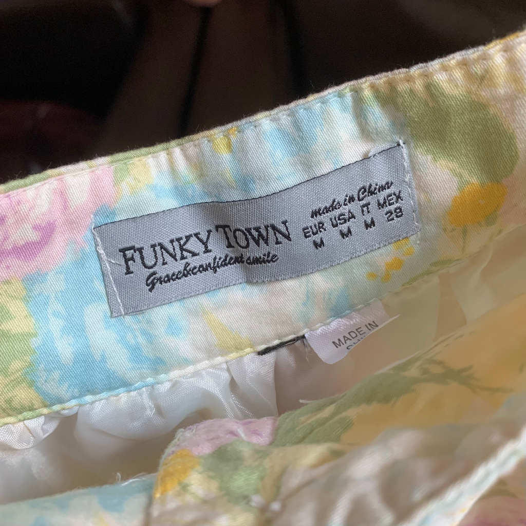 Váy ngắn hoa loang Funky Town