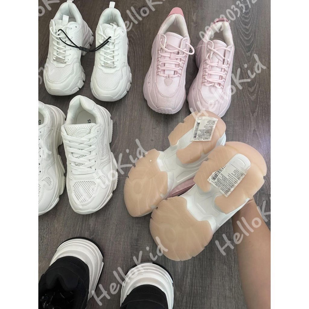 Giày thể thao studio dư xịn