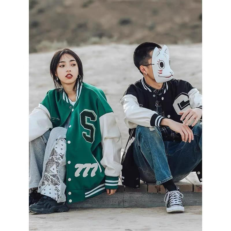 Áo khoác bomber thêu AM HzM cho bé