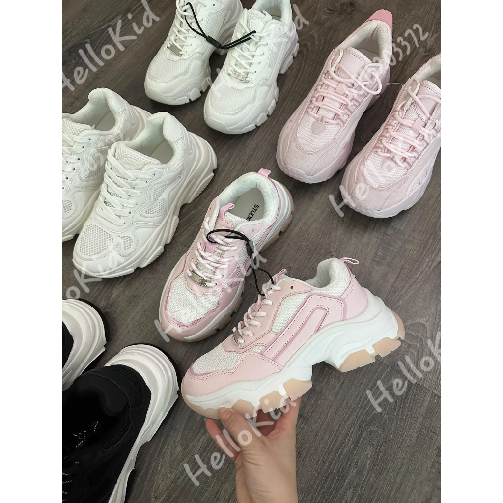 Giày thể thao studio dư xịn