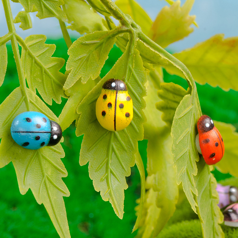 Mô hình bọ dừa mini cute dễ thương KingDecor hay còn gọi trang trí bàn học là những sản phẩm nhỏ đi kèm