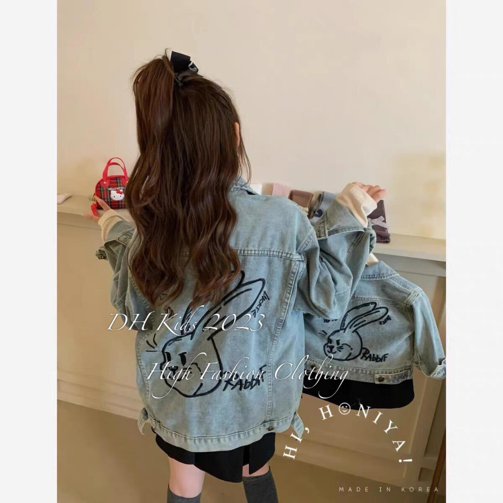 Áo Khoác Bò Họa Tiết Thỏ Dễ Thương Cho Bé WOWKIDS, Áo Khoác Jeans Mềm Họa Tiết Thỏ Dễ Thương