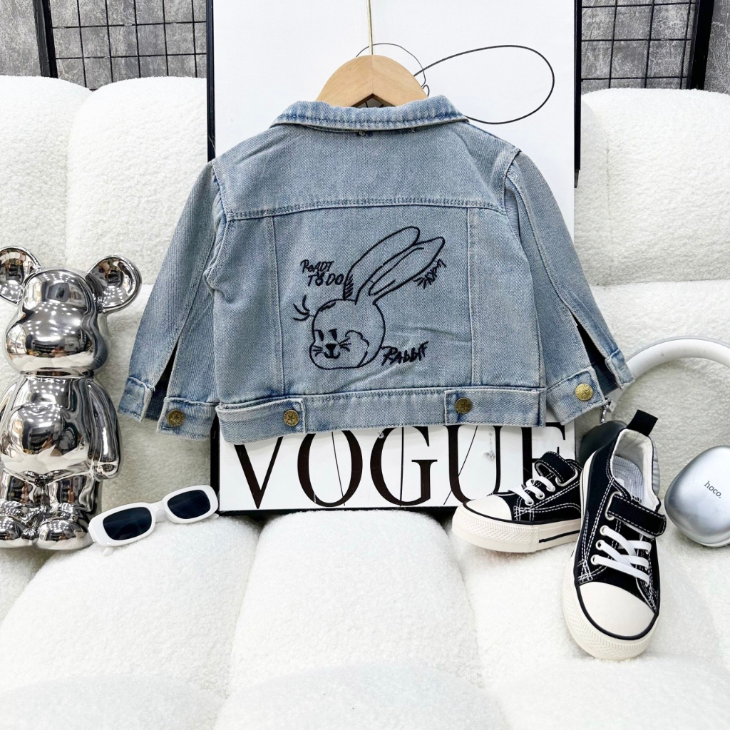 Áo Khoác Bò Họa Tiết Thỏ Dễ Thương Cho Bé WOWKIDS, Áo Khoác Jeans Mềm Họa Tiết Thỏ Dễ Thương