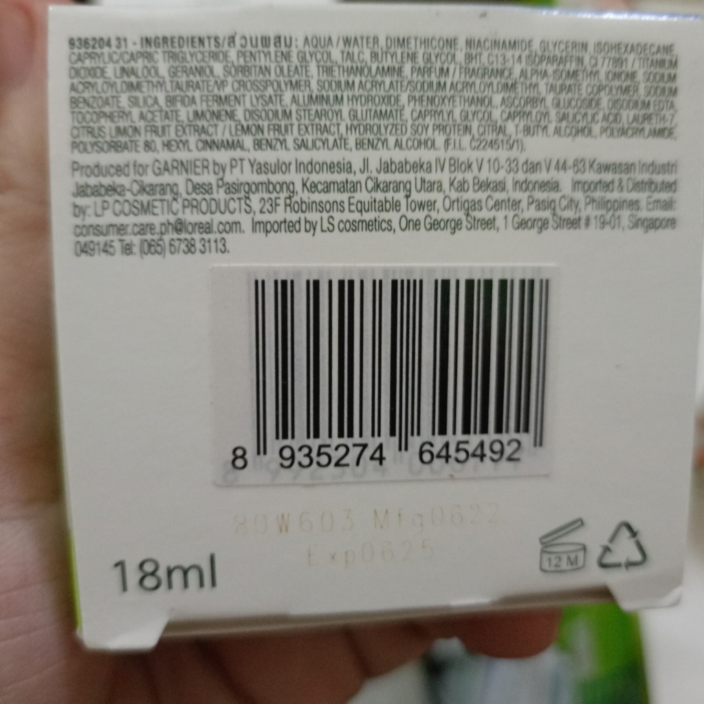Kem dưỡng da ngày/ đêm làm sáng và đều màu da Garnier Vitamin C Serum Cream