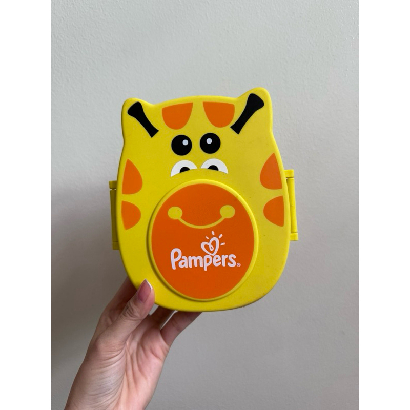 Hộp cơm con cú Pampers
