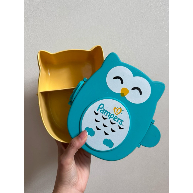 Hộp cơm con cú Pampers