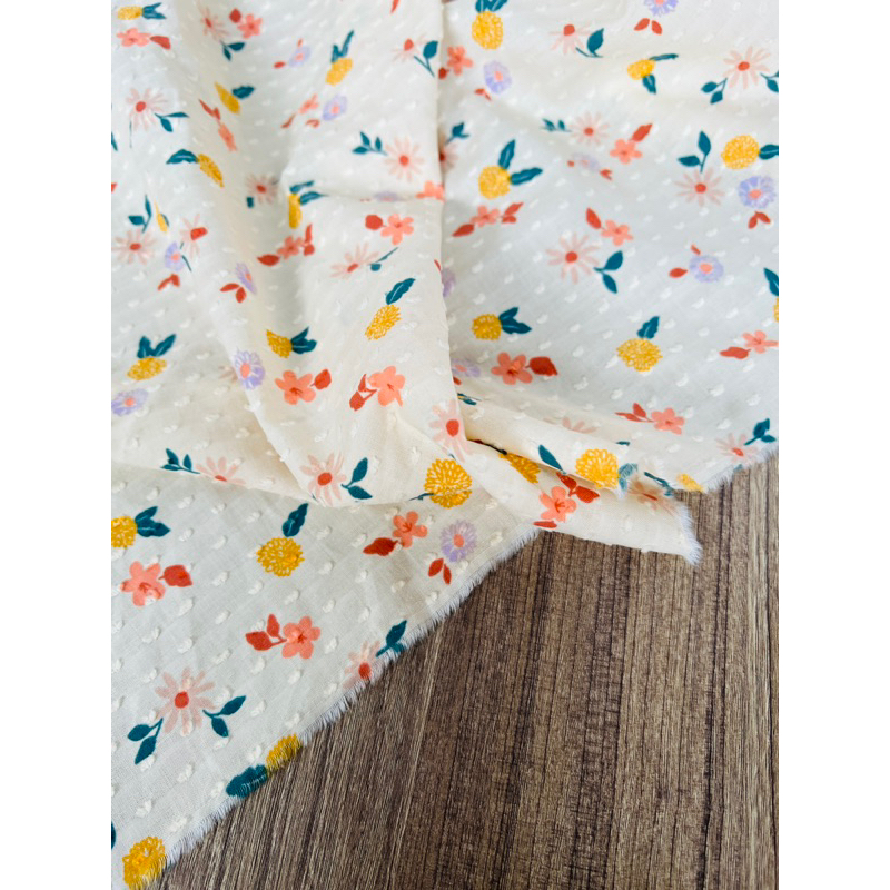 Vải thô hoa nhí và thô trơn tông màu vàng