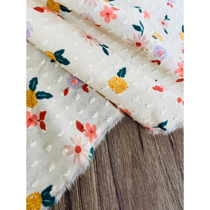 Vải thô hoa nhí và thô trơn tông màu vàng