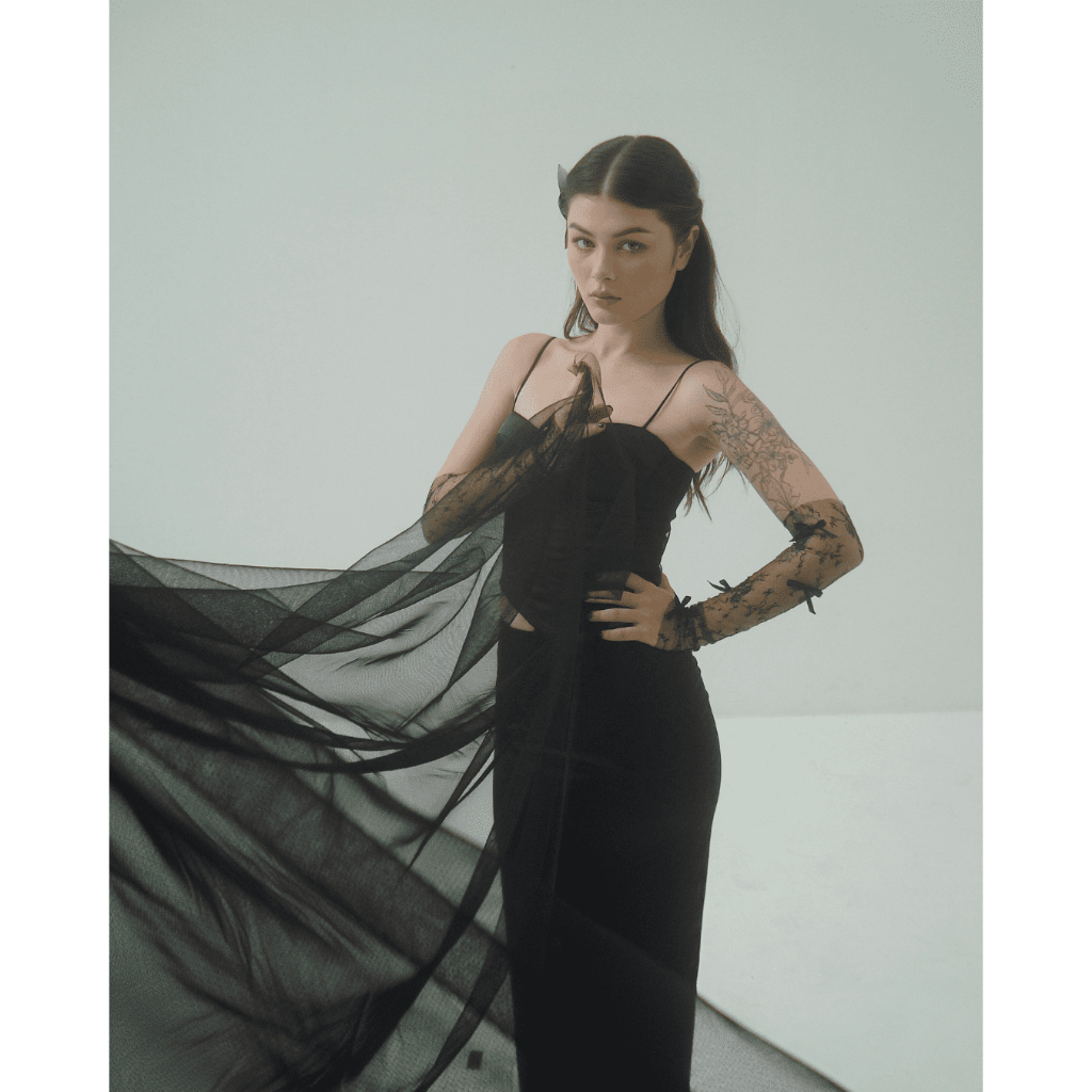 Áo Kiểu Dáng Corset Lụa Đen Femme Fatale - DEVONS STUDIO