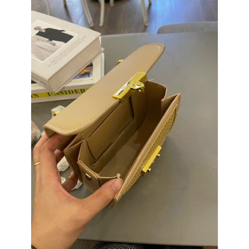 Túi Xách Khuy Bấm Nắp Nhung Và Nắp Da Hoạ Tiết Da Đan