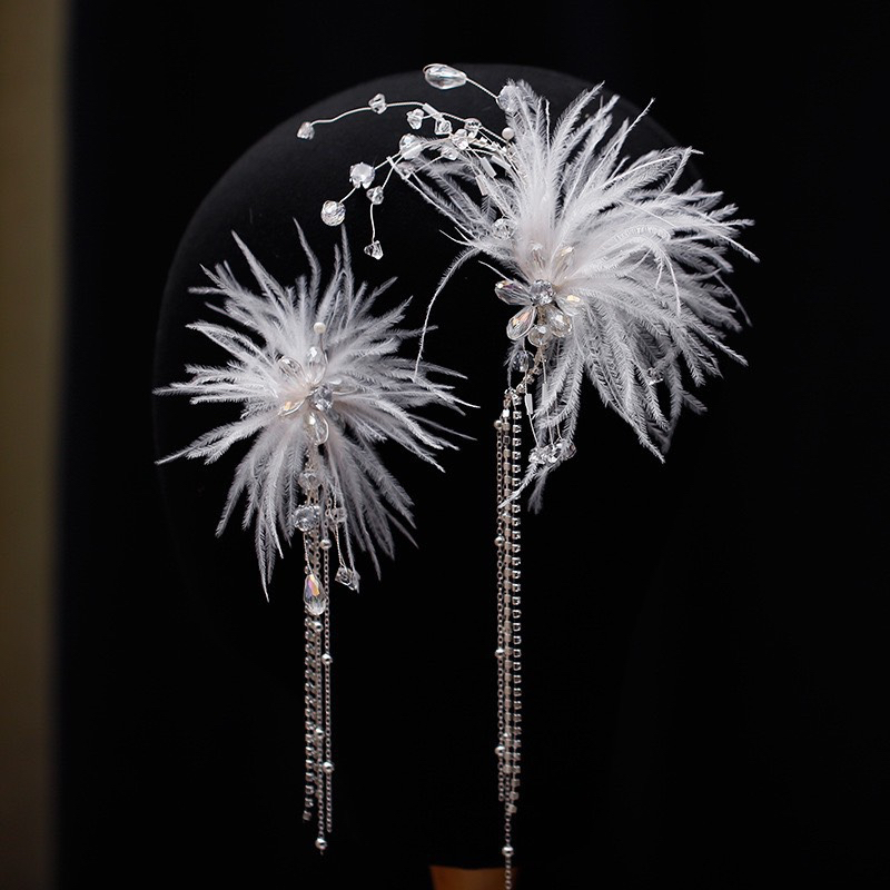 Sét cài gồm 1 chiếc bông tai kèm 1 cái hoa mã W1196