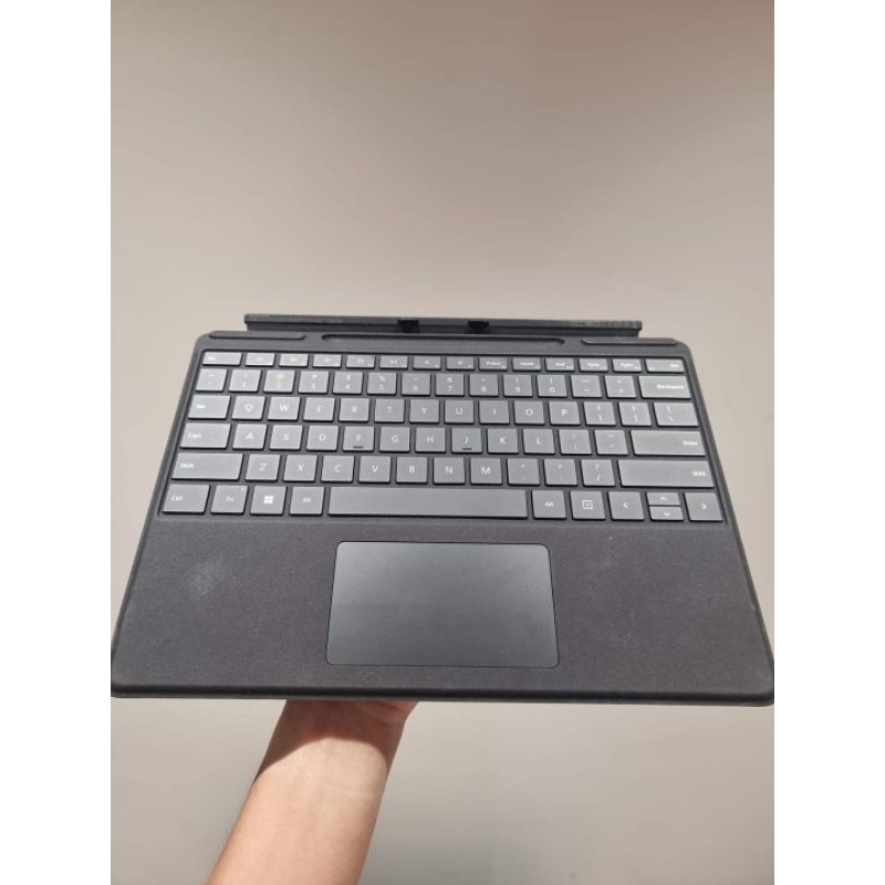 Bàn phím Surface Pro 9/Pro 8/Pro X Signature Alcantara có khe bút Like New