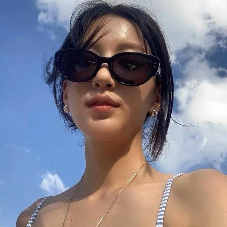 Kính mát HEIDI Soho Studio gọng mắt mèo tròng to, gọng thanh mảnh hợp mọi mặt