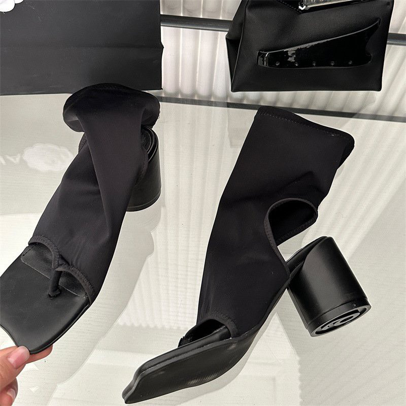 Boot thời trang xỏ ngón,đế tròn. Chất lụa chun co giãn ôm chân. Hàng quảng châu cao cấp