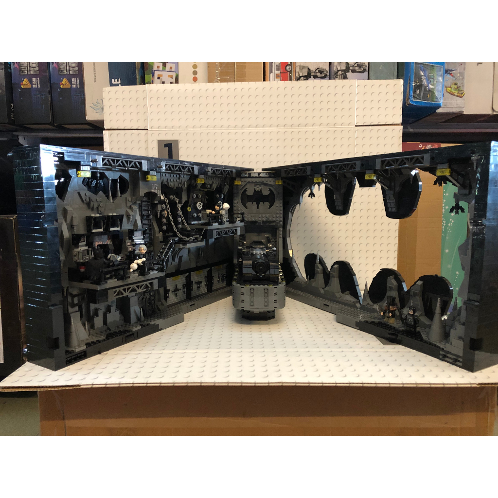 Xếp Hình Batman 76252 Hang Động Của Người Dơi Batcave