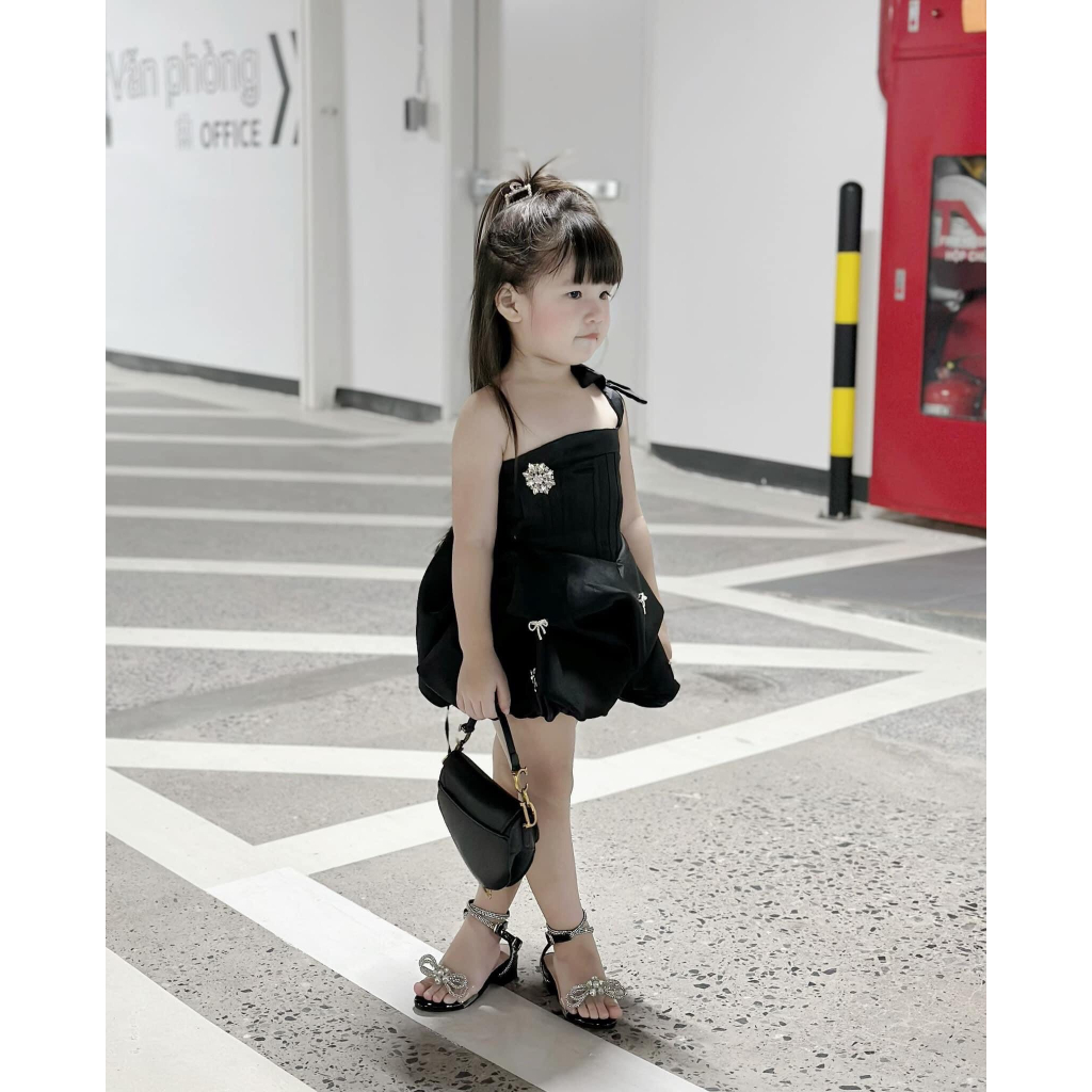 Đầm dự tiệc sang chảnh cho bé gái nơ vai một bên