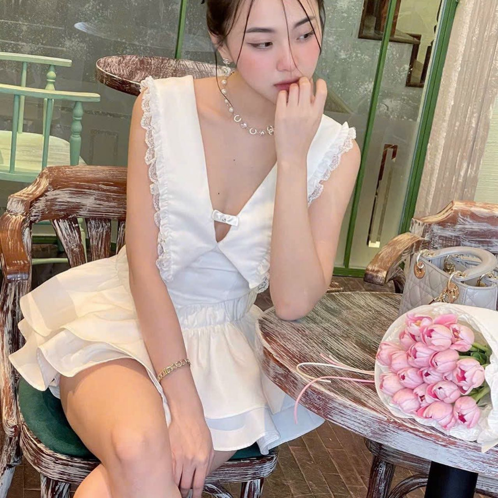 SET Áo peplum xòe cổ sam viền bèo kèm Chân váy xếp ly màu trắng/đen NÀNG CLOSET