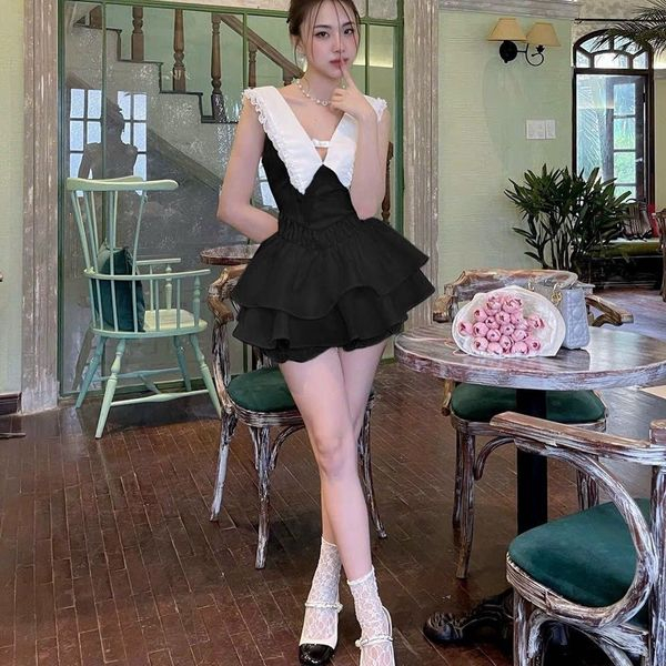 SET Áo peplum xòe cổ sam viền bèo kèm Chân váy xếp ly màu trắng/đen NÀNG CLOSET