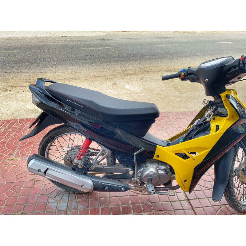 Yên 2 tầng sirius 50/110 fom mỏng sắt nét