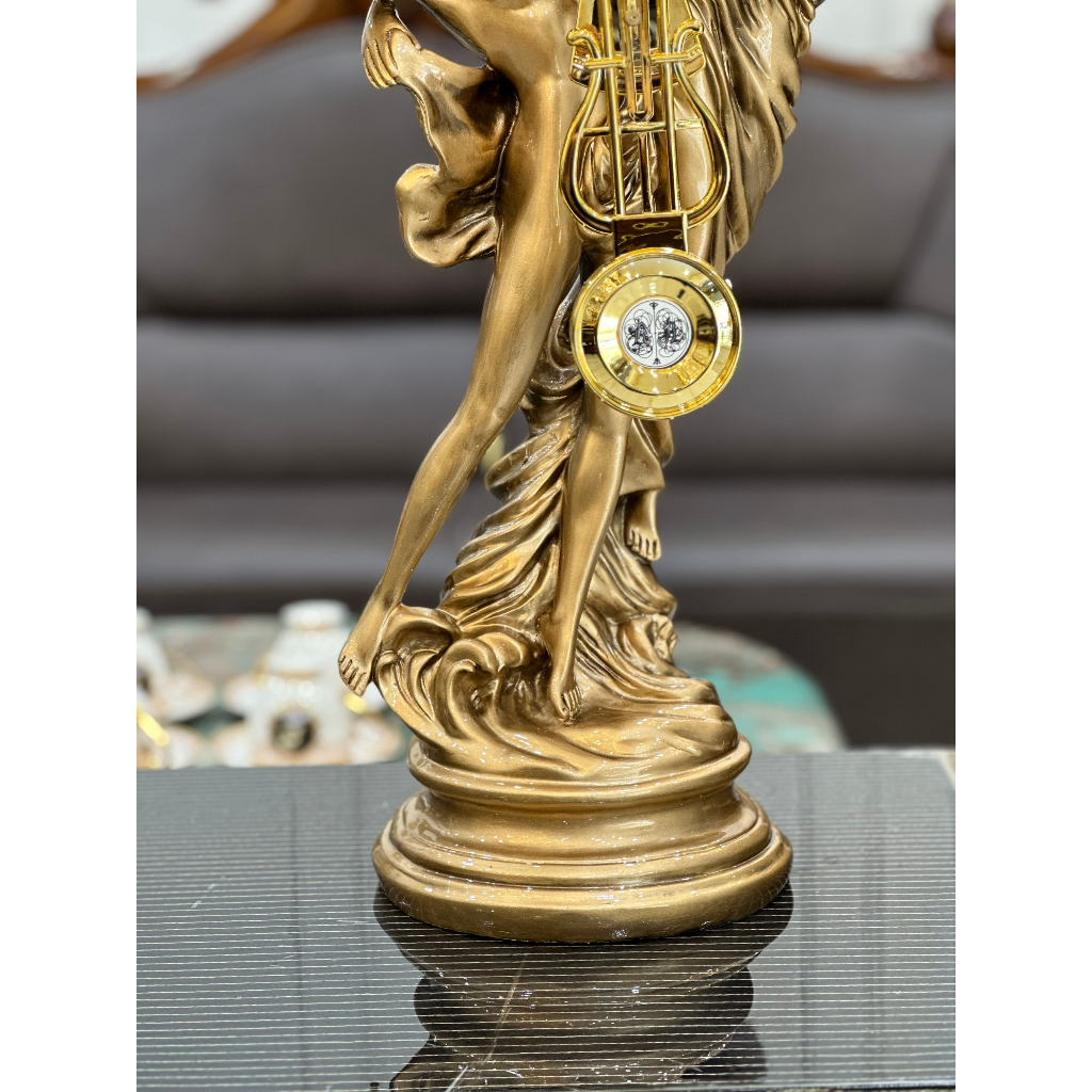 Đồng hồ để bàn DH68-B tượng nam nữ vàng