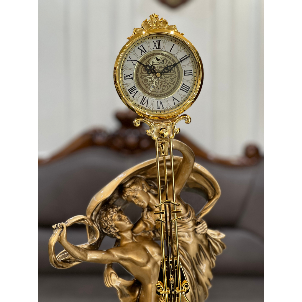 Đồng hồ để bàn DH68-B tượng nam nữ vàng