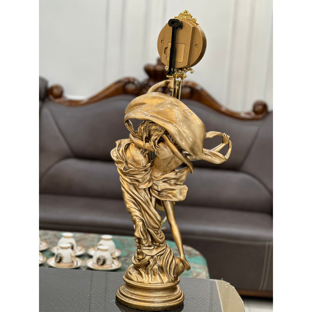 Đồng hồ để bàn DH68-B tượng nam nữ vàng