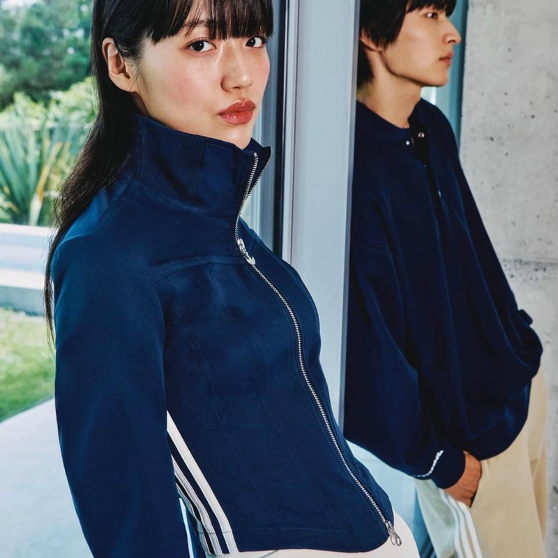 Set áo tay dài kèm chân váy xoè viền sọc