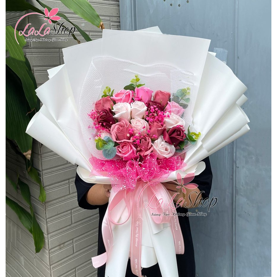Bó hoa hồng sáp thơm làm quà tặng ngày lễ 8/3, 20/10, 20/10 và trang trí nhà cửa màu sắc tươi đẹp, thơm hơn và bền hơn