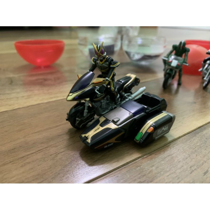 Bộ sưu tập mô hình trứng Kamen Rider - Bandai