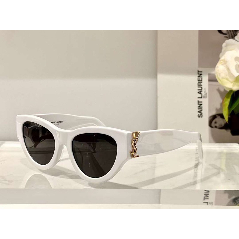 Kính Y.S.L mắt mèo trắng đen