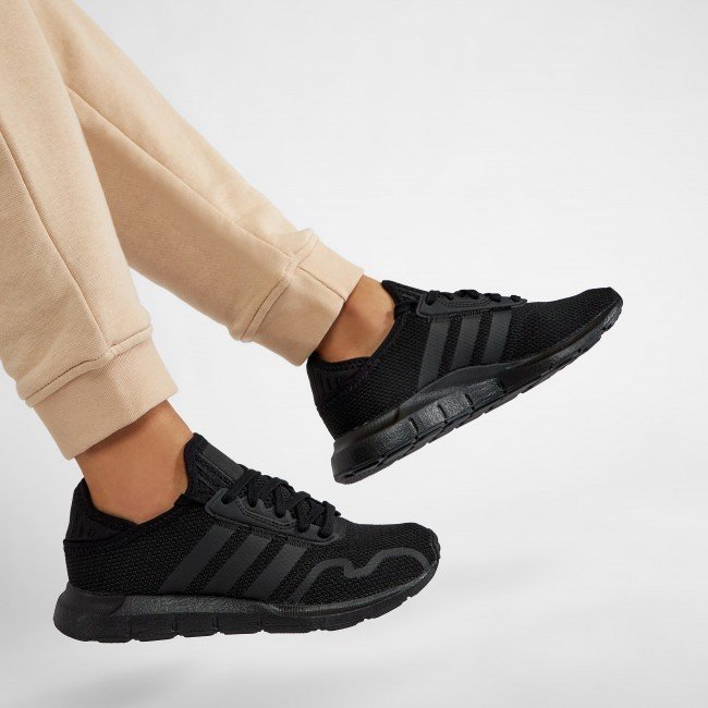 Giày adidas Originals Swift Run FY2153
