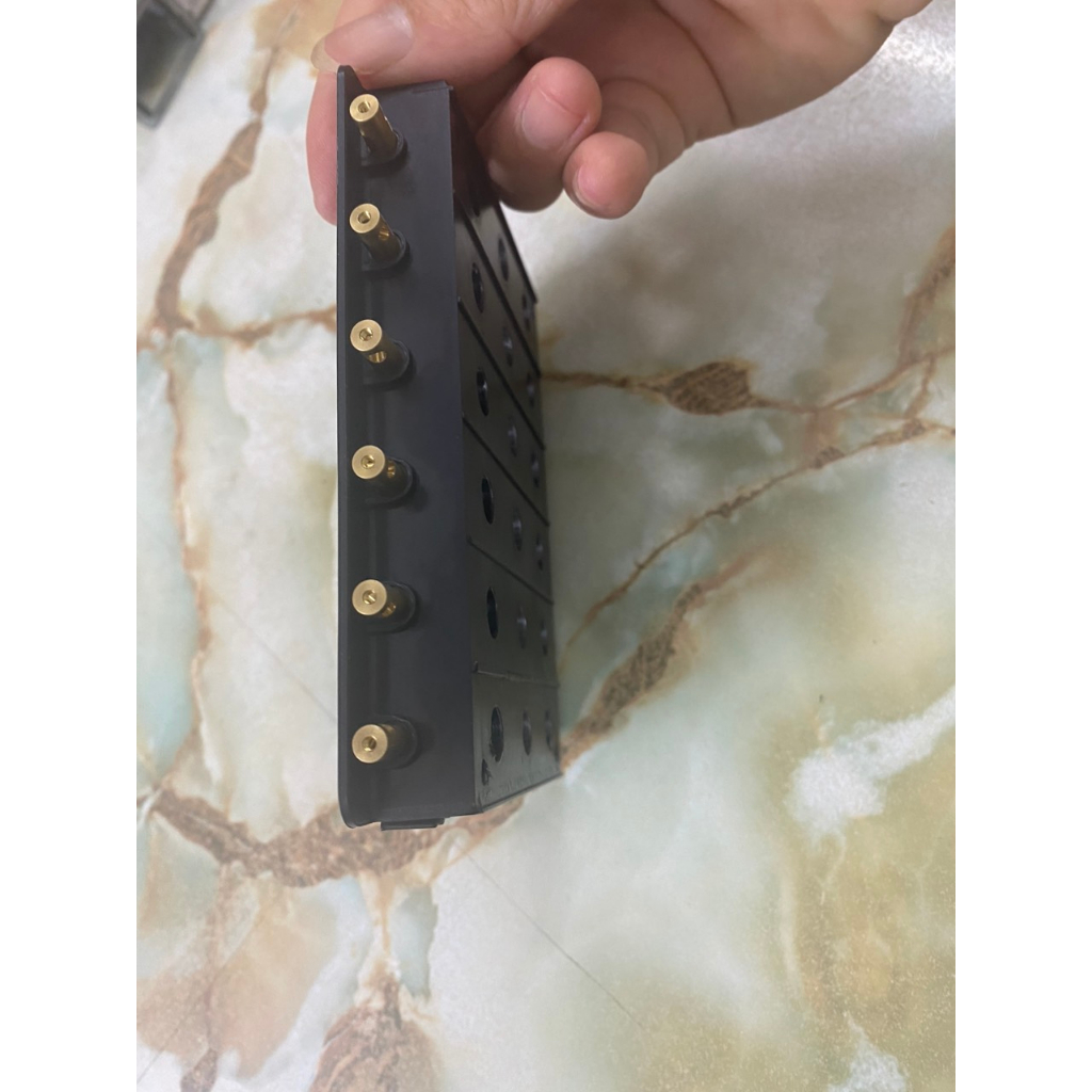 Khay cân bằng pin 18650 VIP