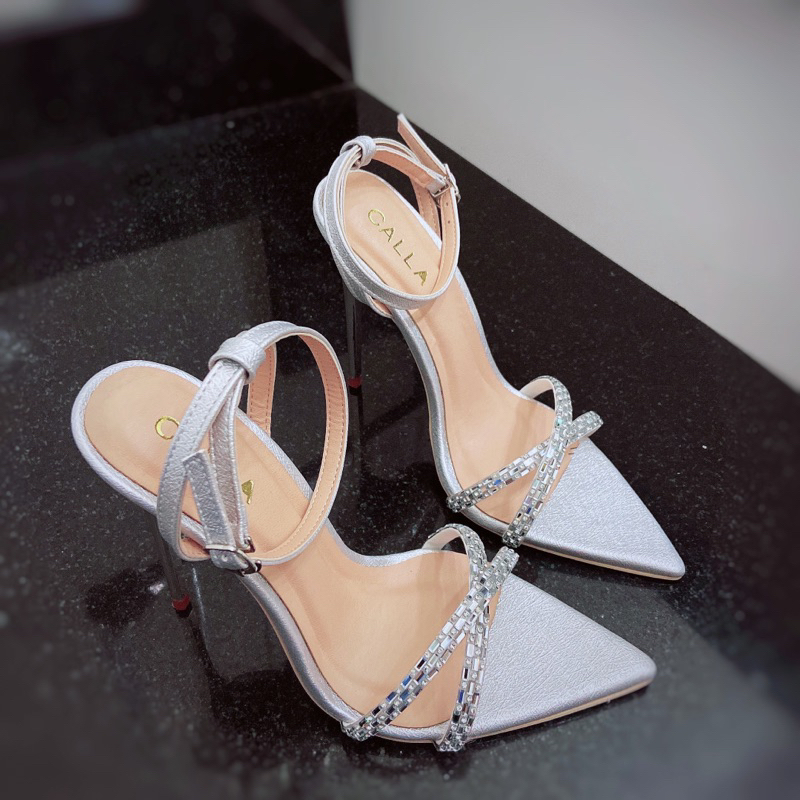 Sandal dây chéo mũi nhọn màu trắng bạc cao 8cm đến 12cm