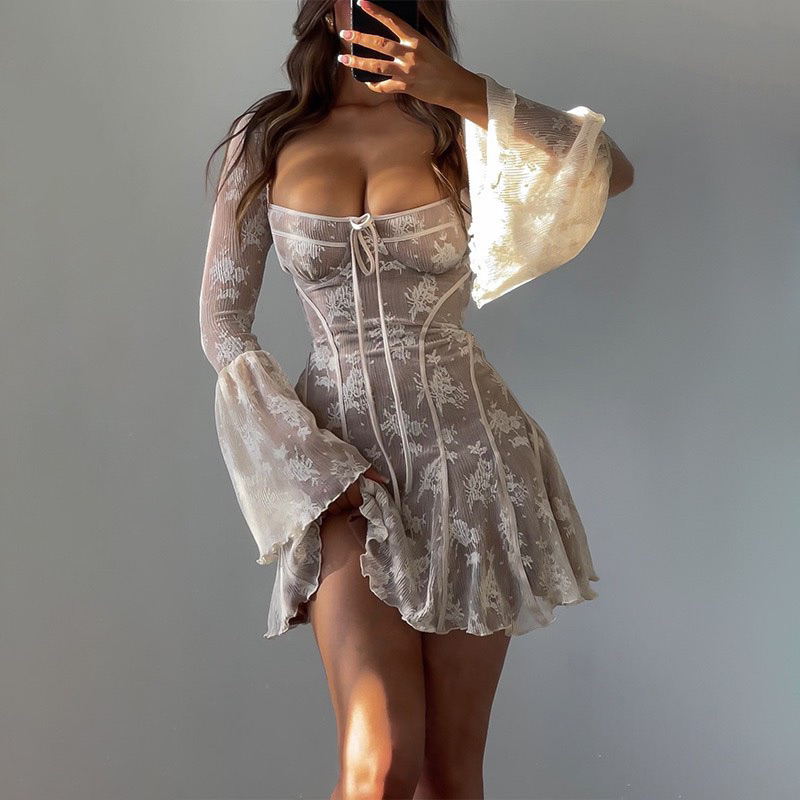 Đầm cúp ren doll tay loe