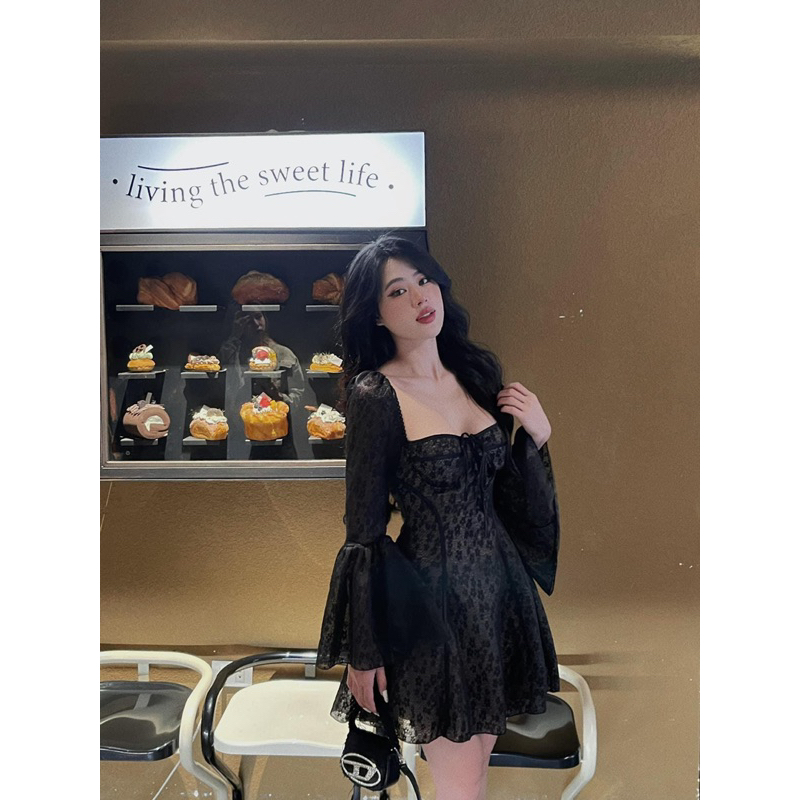 Đầm cúp ren doll tay loe