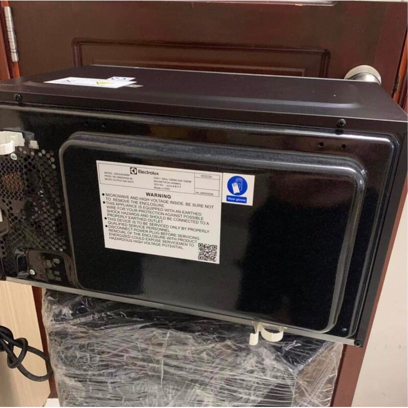 Lò vi sóng có nướng Electrolux EMG23DI9EBP 23 lít