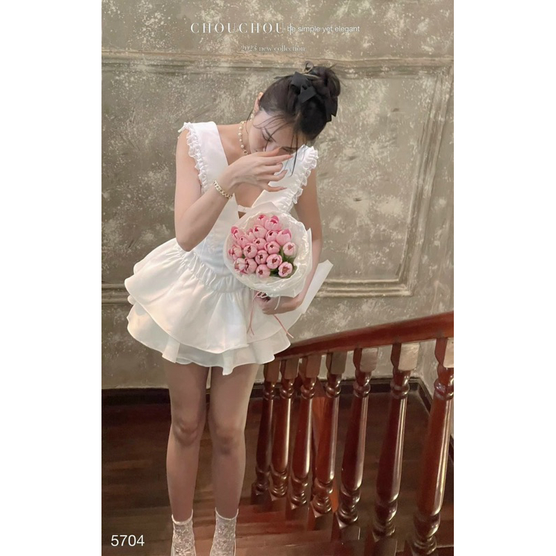 SET Áo peplum xòe cổ sam viền bèo kèm Chân váy xếp ly màu trắng/đen NÀNG CLOSET