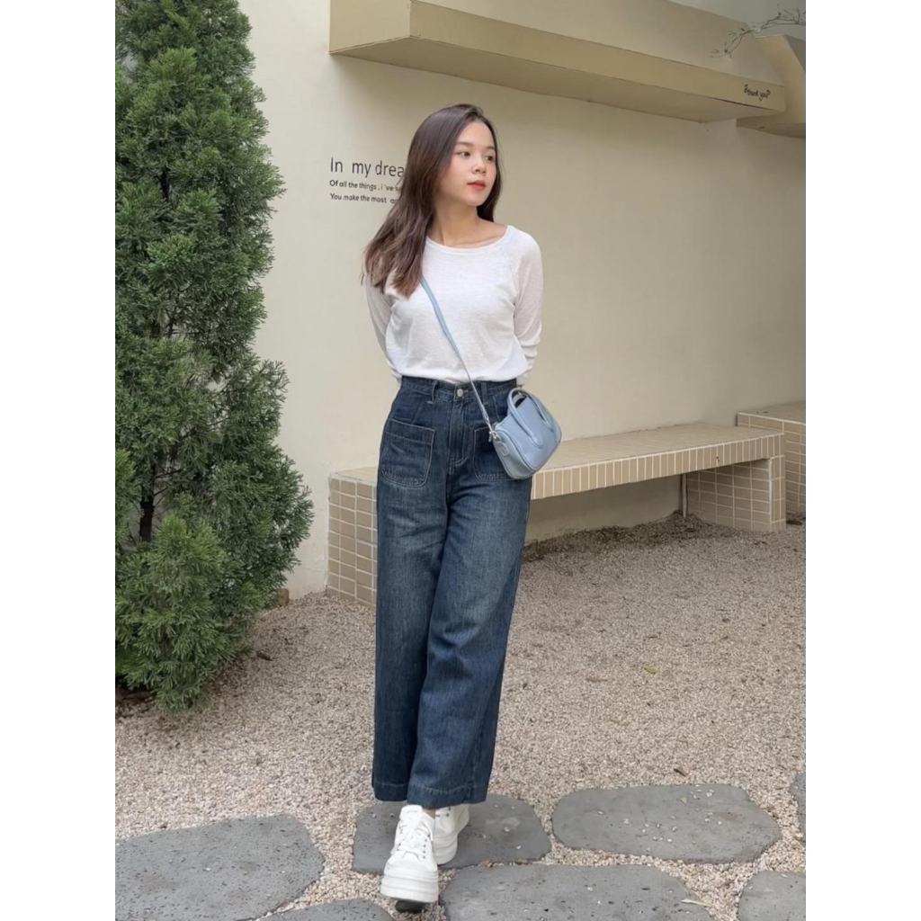 Quần Jean Ống Rộng Form Lửng 2 Túi Trước