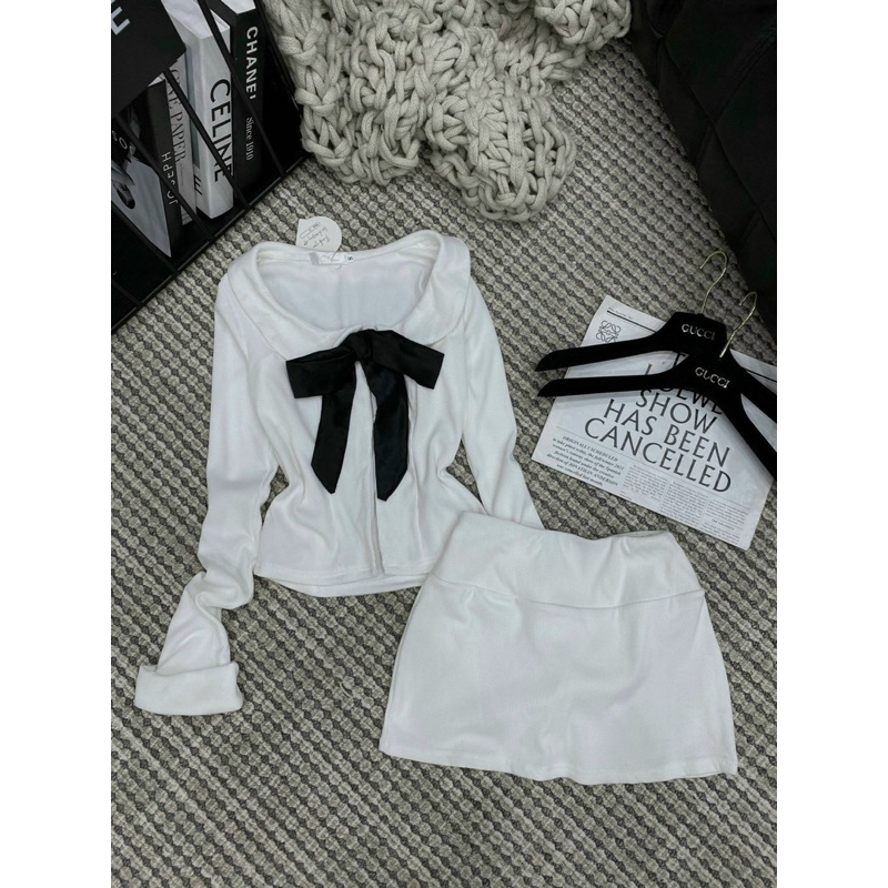 Set áo tay dài nơ ngực phối chân váy