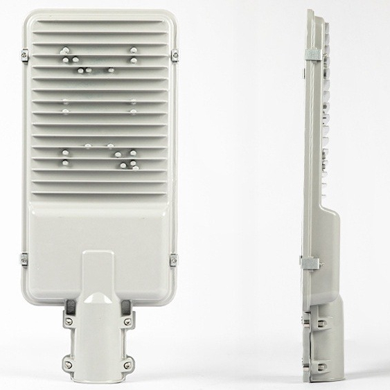 Đèn năng lượng mặt trời bàn chải 200W, 300W vỏ nhôm nguyên khối cao cấp BH 12 tháng