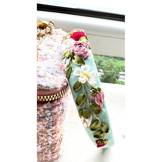Cài tóc thêu tay Handmade by Chang(hình shop chụp)