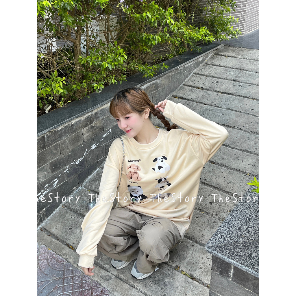 Áo sweater tay dài cổ tròn màu trơn dáng rộng màu kem in hình thời trang Hàn Quốc  A3232