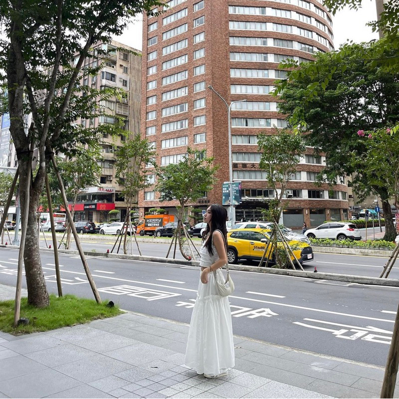 Ruly.studio - Chân váy 2 tầng trắng cột eo