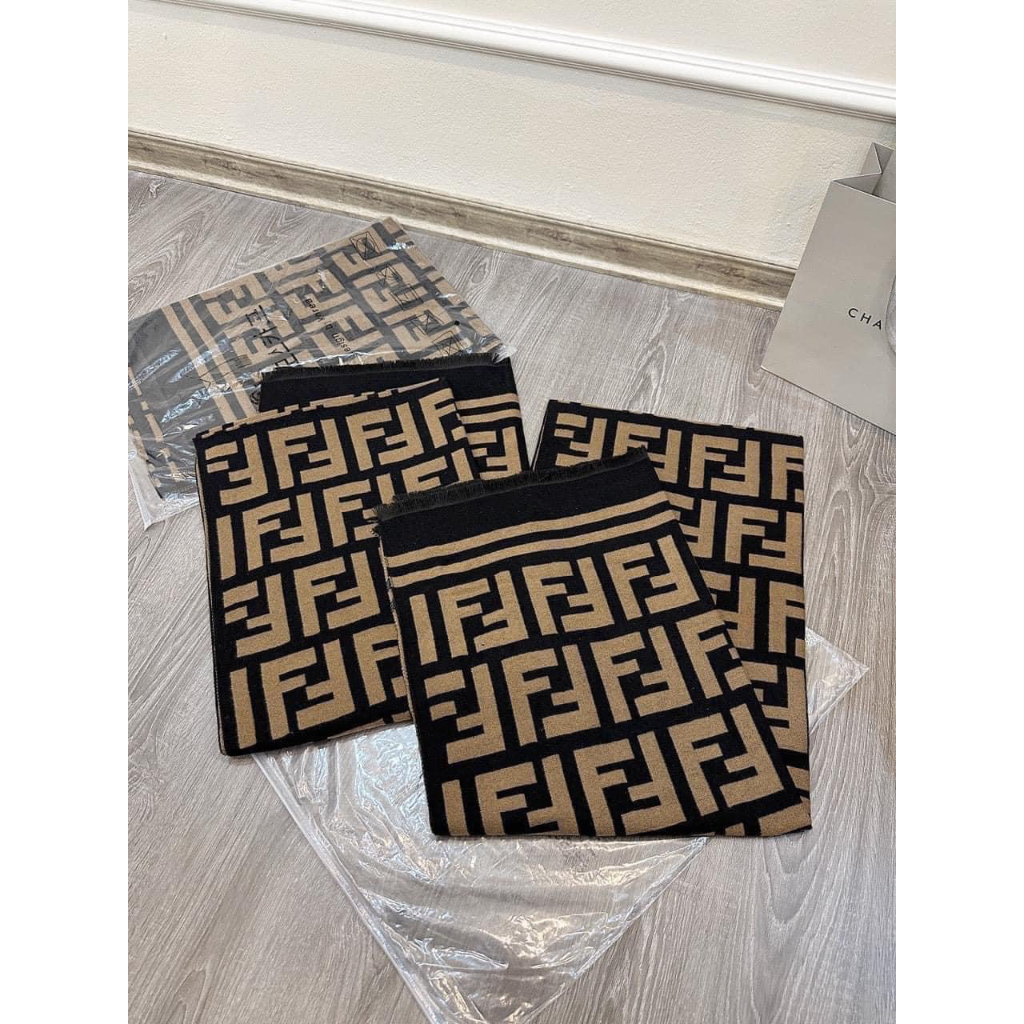 Khăn dạ fendi hot hit
