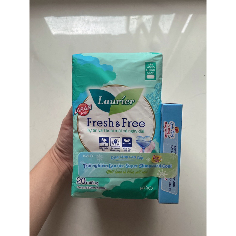 Băng Vệ Sinh Laurier Fresh & Free Ban Ngày Siêu Mỏng Không Cánh