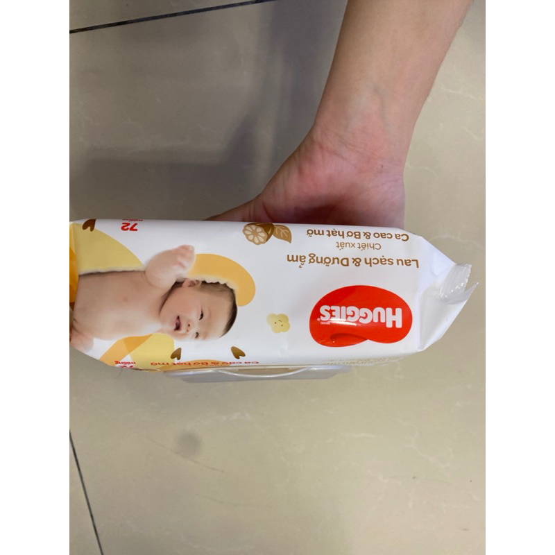 Khăn ướt Huggies chiết xuất Ca cao và Bơ hạt mỡ gói 72 miếng