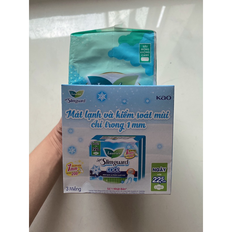 Băng Vệ Sinh Laurier Fresh & Free Ban Ngày Siêu Mỏng Không Cánh