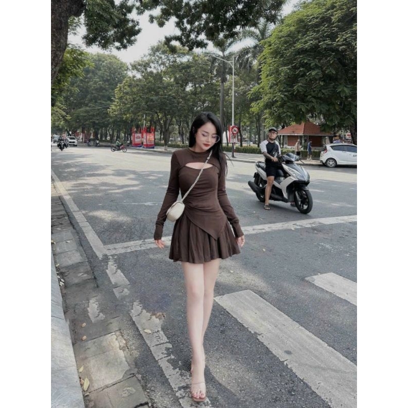 Set Áo Vạt Chéo Tay Dài Cổ Tròn Khoét Hở Ngực Và Chân Váy Xòe - Ngắn Ôm Body Sexy - Tiểu Thư Bánh Bèo Cute Sang Chảnh