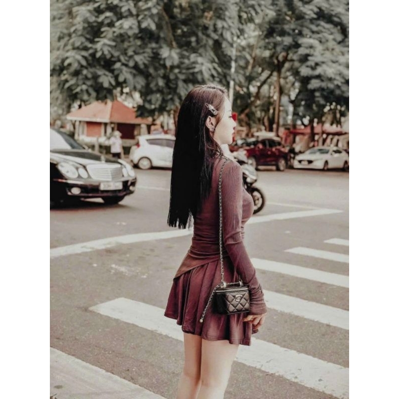 Set Áo Vạt Chéo Tay Dài Cổ Tròn Khoét Hở Ngực Và Chân Váy Xòe - Ngắn Ôm Body Sexy - Tiểu Thư Bánh Bèo Cute Sang Chảnh