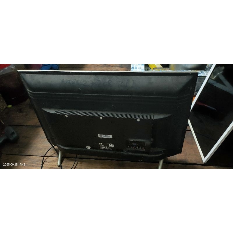 Xác tivi cũ TCL 32inch hư màn hư led